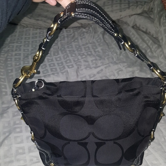 COPY - COACH CARLY SIGNATURE JACQUARD BAG (MEDIUM) - Picture 2 of 6